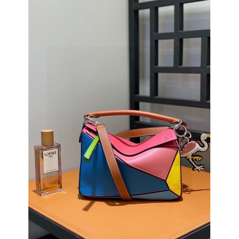 กระเป๋าปริศนาขนาดเล็ก Limited Edition Paula's Ibiza สีฟ้า ชมพู และหลากสี