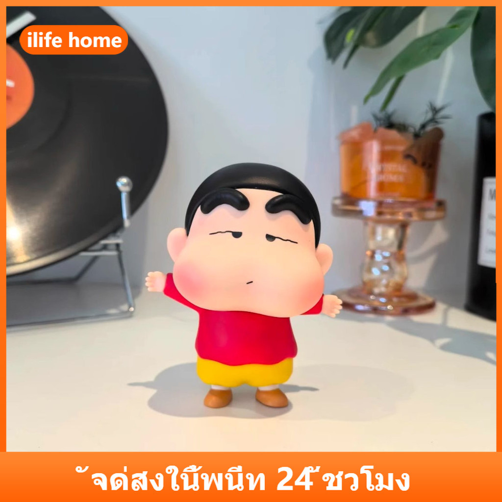 จัดส่งจากประเทศไทย  Crayon Shin chan อวบน่ารักคอสเพลย์ Action Figure รุ่น Q ตุ๊กตาของขวัญเด็กตกแต่งรถเครื่องประดับของเล่นคอลเลกชันบ้านเค้กตกแต่งแบบไดนามิก