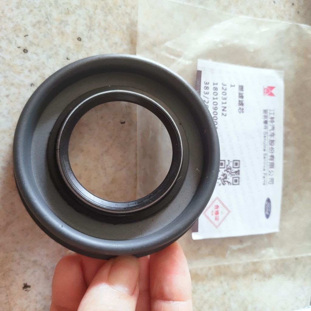 ซีลล้อหลัง Ford Transit 2003-2006 JMC