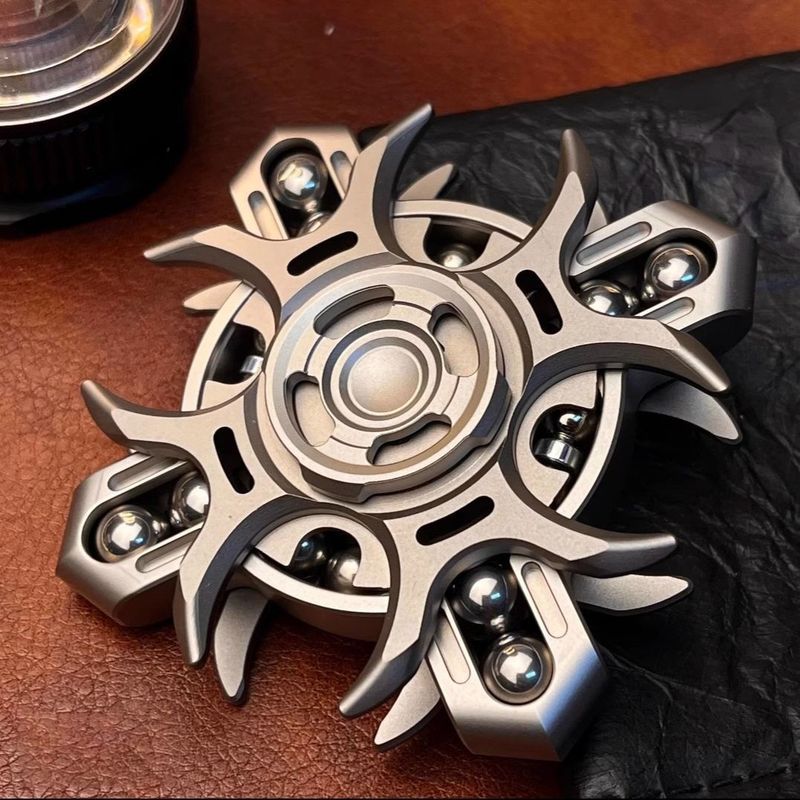 Oracle Fidget Spinner โลหะผสมสีดําเทคโนโลยี Linkage หมุน edc Fidget Spinner โลหะ Decompression ของเล