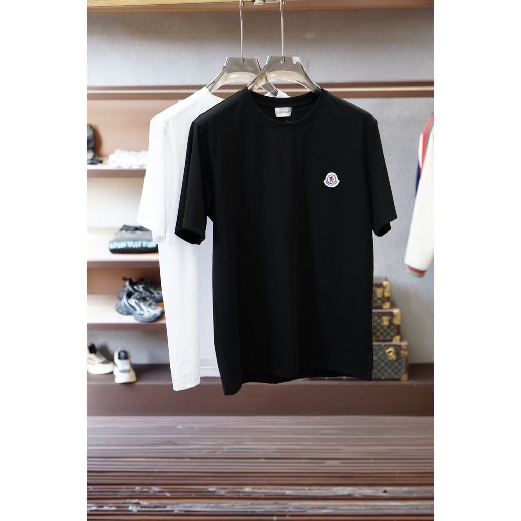 Moncler/Moncler/2026 คลาสสิกรอบคอแขนสั้นเสื้อยืดผู้ชายผู้หญิงสไตล์เว็บไซต์อย่างเป็นทางการ Synchronou