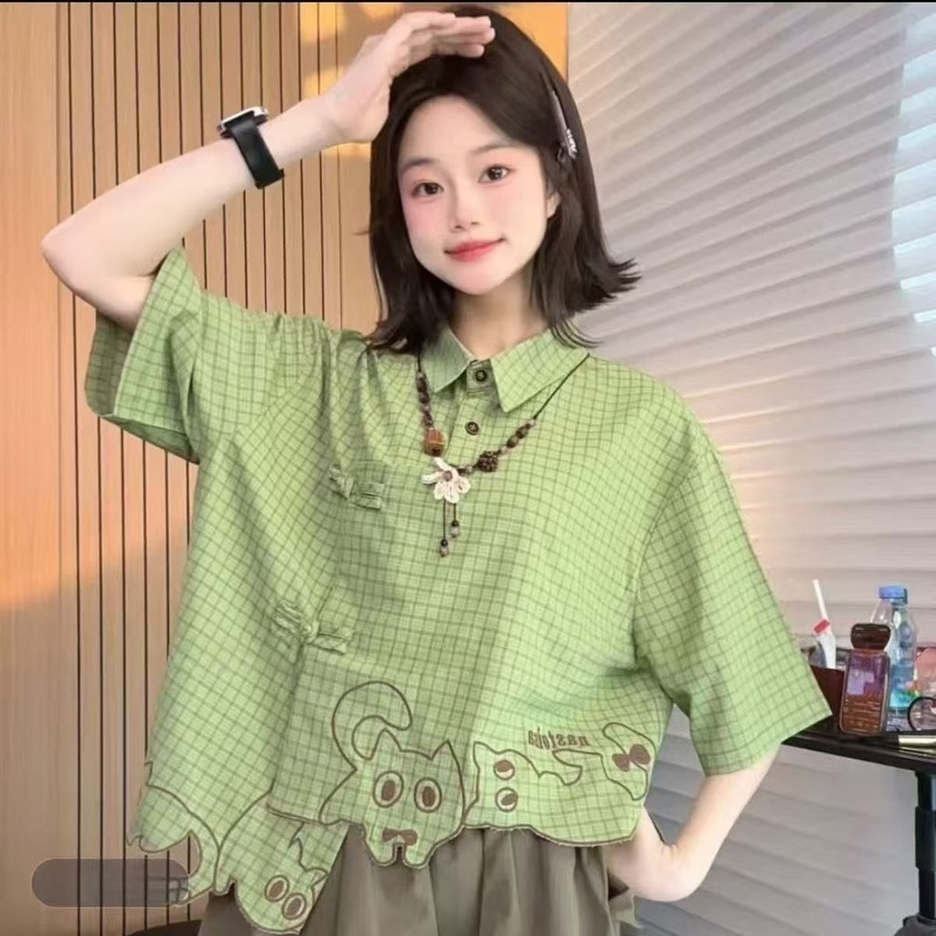 2026 Qimao Buyang Original ปักแมวสไตล์บางไม่สม่ําเสมอ Placket แขนสั้นด้านบนหลวม