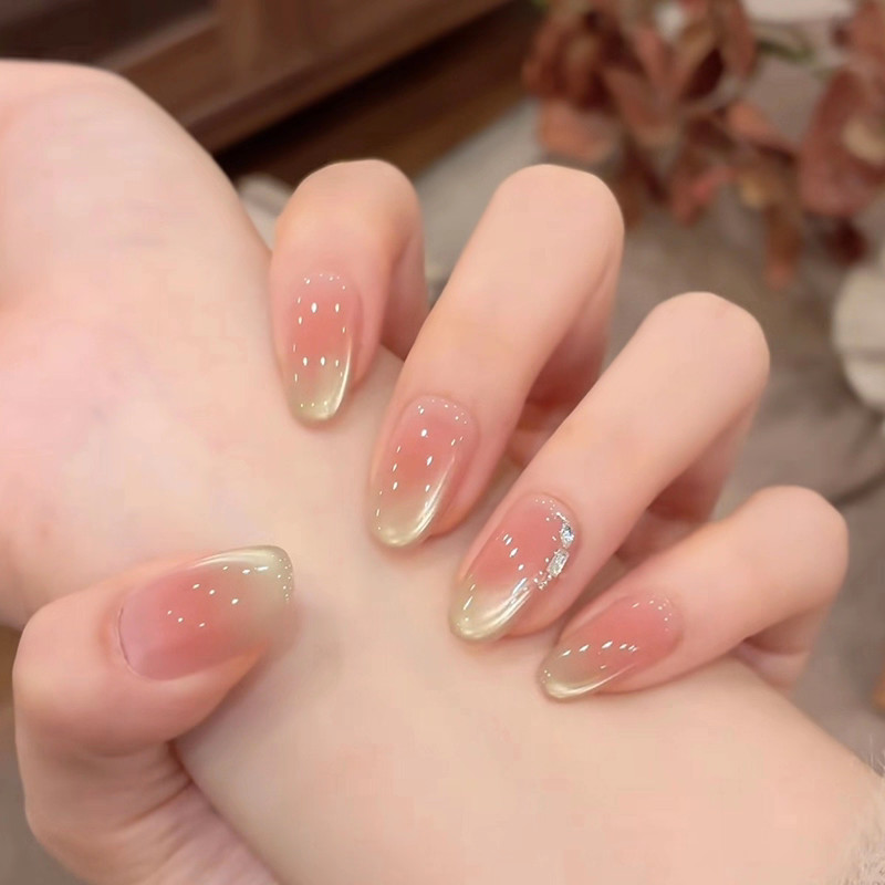 เล็บปลอมสำเร็จรูป เล็บปลอมเจล [Qingti Guava] Ice Transparent Blush Glass Bead Cats Eye Gradient Diam