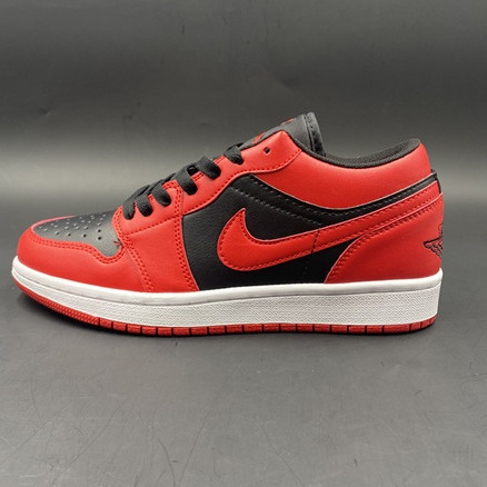 ราคาต่ําสุด jodan 1 AK1 low Varoma Red ย้อนกลับบอร์ดในถามรองเท้าบาสเก็ตบอลต่ํา Red Black