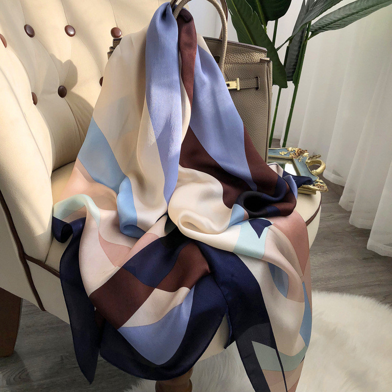 ขายร้อน Taiguli Hand Holding Same Style Female French Niche Silk Scarf New Chinese Silk Tube Top Mul