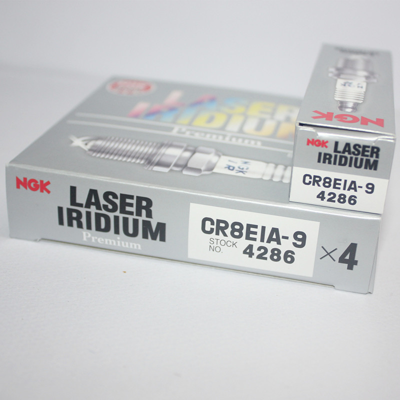 การแข่งขัน NGK Iridium Spark Plug CR8EIA-9 เหมาะสําหรับ Spring Breeze NK150 250 Honda CB400 Longxin 