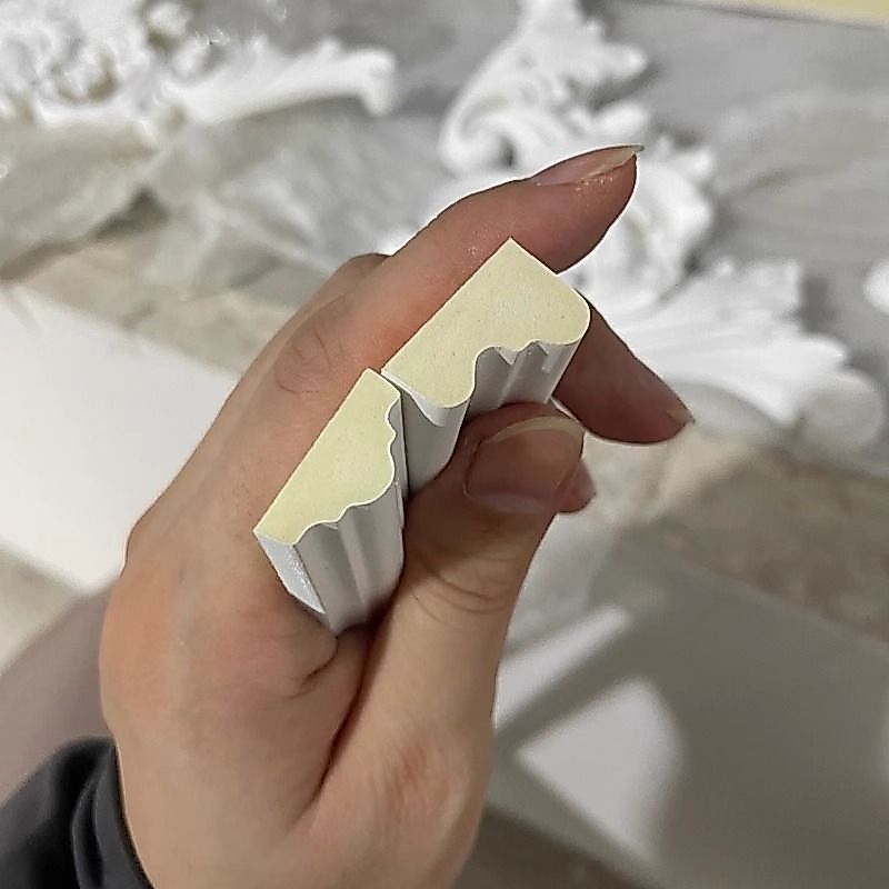 ยุโรปแกะสลักตกแต่งภาษาฝรั่งเศสคํา PU มุม Moulding Wall Relief เครื่องประดับ Hollow PU ตกแต่งดอกไม้สํ