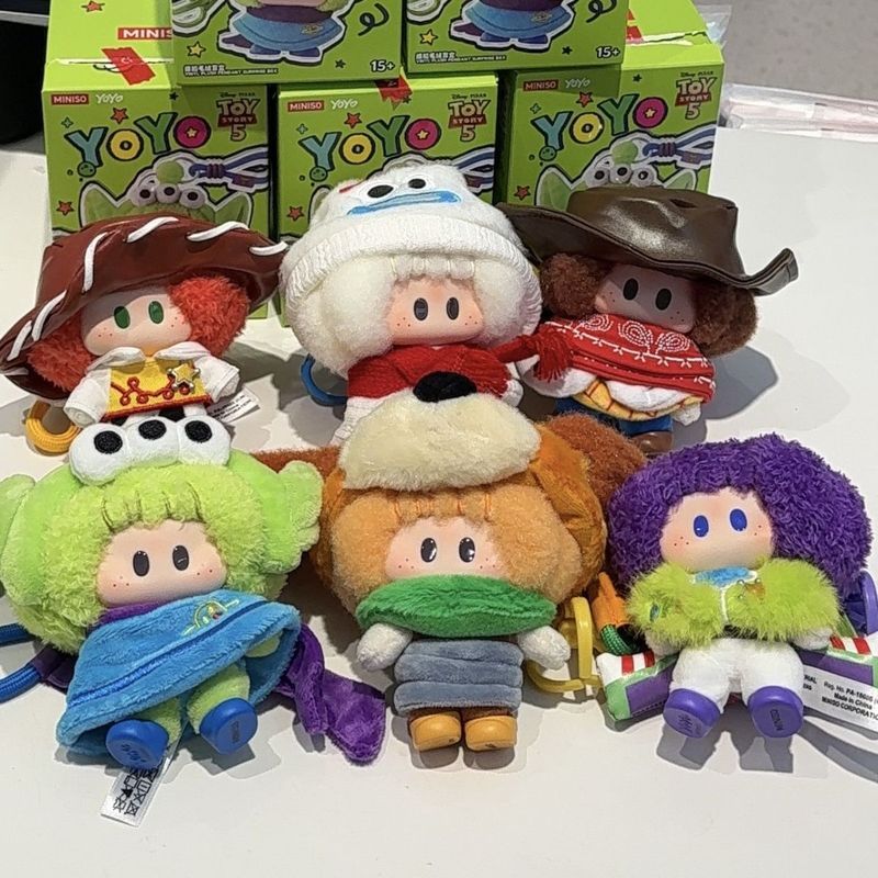 ของแท้ MINISO MINISO ซอสขวา yoyo Toy Story with You Cute Series Mystery Box จี้ห้อยกระเป๋า