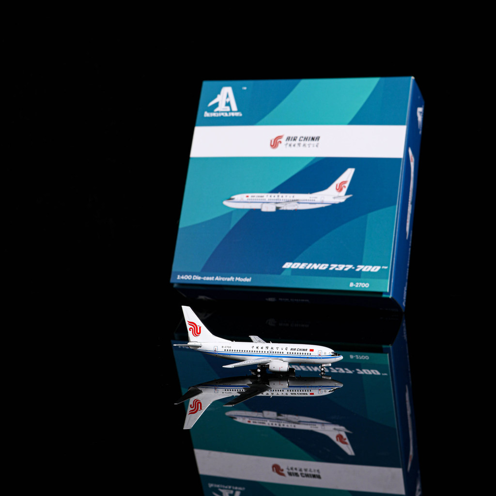 [Aero Polaris] Polaris Model China Airlines B737-700 B-2700 1: 400