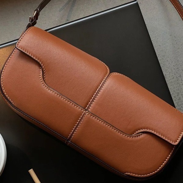 Polene Baguette Bag Polene สไตล์ใหม่ Osmo One-Shoulder Underarm Bag แฟชั่น All-Match ของแท้หนังแบบพก