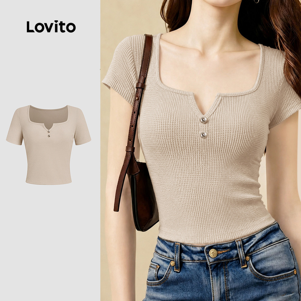 (New Arrival) Lovito เสื้อยืดทีเชิ้ตทรงเรียบหรู กระดุมสไตล์ลําลอง สีคากี สําหรับผู้หญิง เหมาะสําหรับฤดูใบไม้ผลิ/ฤดูร้อน LK7ED1371