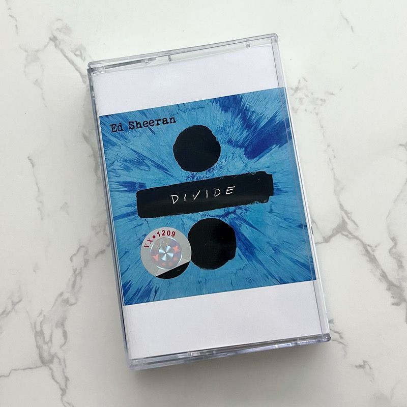 เทปคาสเซ็ท Ed Sheeran (ดีลักซ์) เทปนําเข้า Onhand C0103