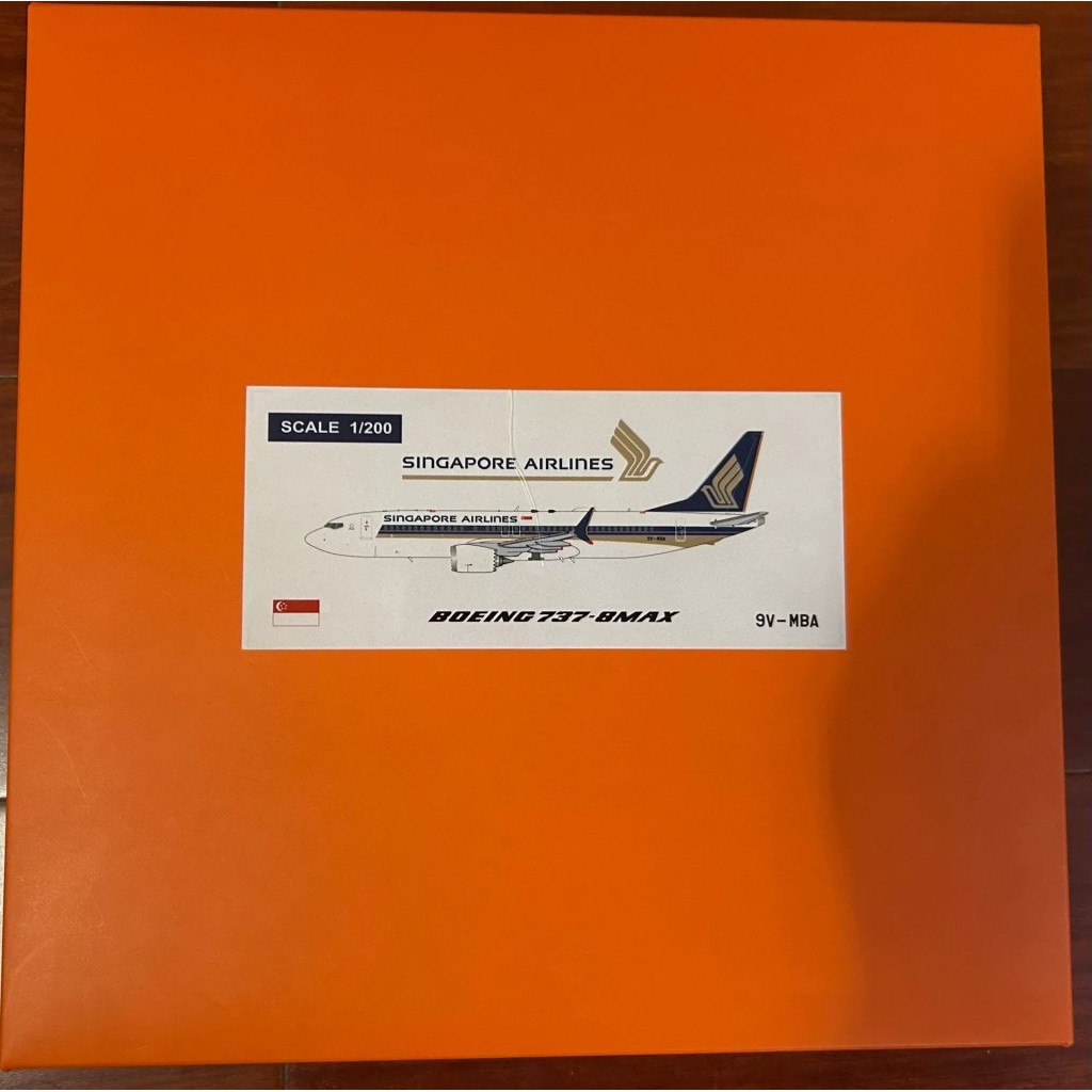 [สต๊อกพร้อม] JC Wings Airplane Model Singapore Airlines Boeing 737-MAX 8 Airplane Model, 1: 200 Scal