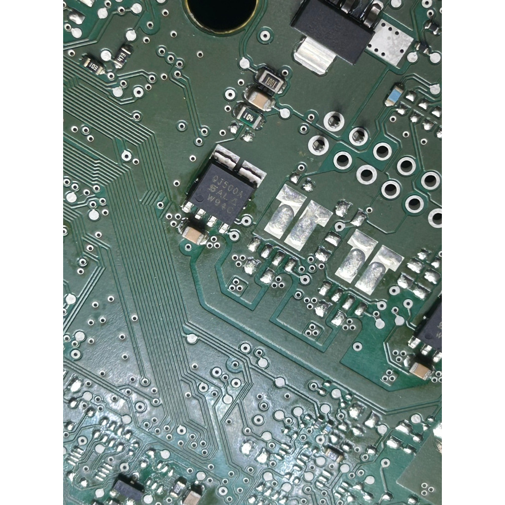 QJ500 QJ500A บอร์ดคอมพิวเตอร์ในรถยนต์ Field Effect Chip Tube QFN