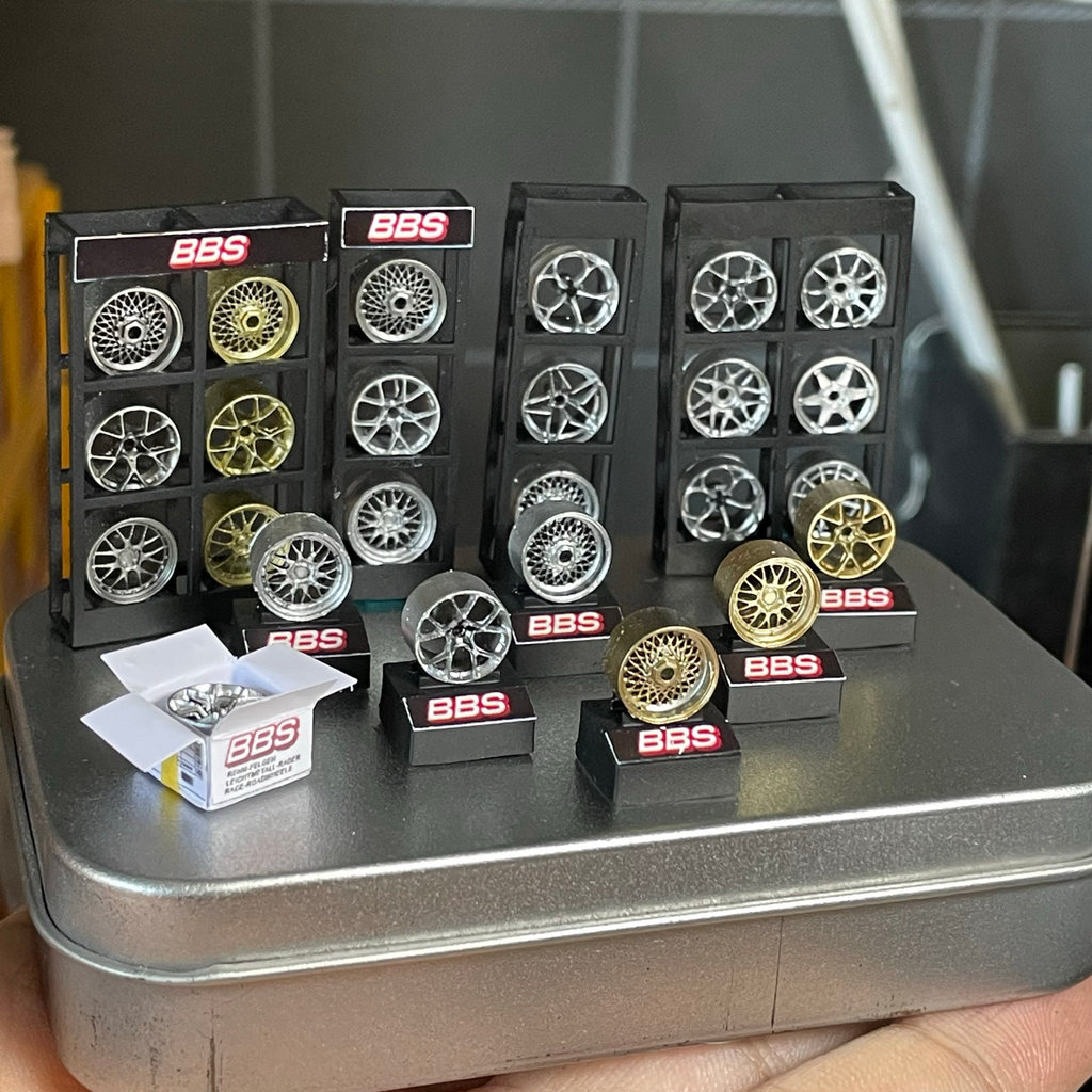 1: 64 Scale Hub Display Stand BBS Hub Hub Display Stand Garage Repair Shop Auto Repair Scene Matchin