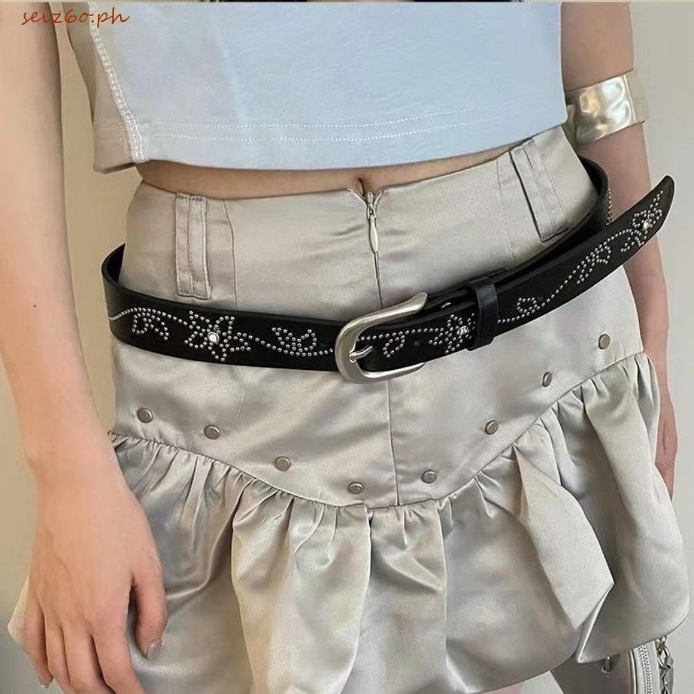 SEIZ6O เข็มขัด Rhinestone, ดอกไม้ Y2K Rivet เข็มขัด, Simple Alloy สีดํา Hip-hop หนัง PU เข็มขัดตกแต่