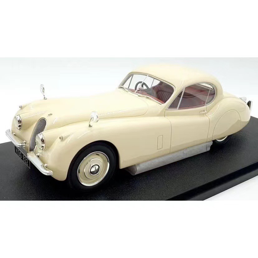 Cult 1/18 Jaguar xk120 Jaguar White รถคลาสสิกรถเรซิ่นพร้อมบรรจุภัณฑ์ Fully Intact เรซิ่นรถรุ่น