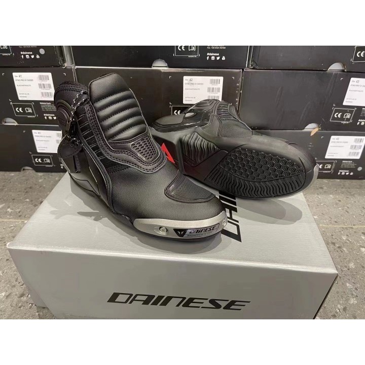 รองเท้าปั่นจักรยาน Dainese Dennis แบบ Titanium Alloy