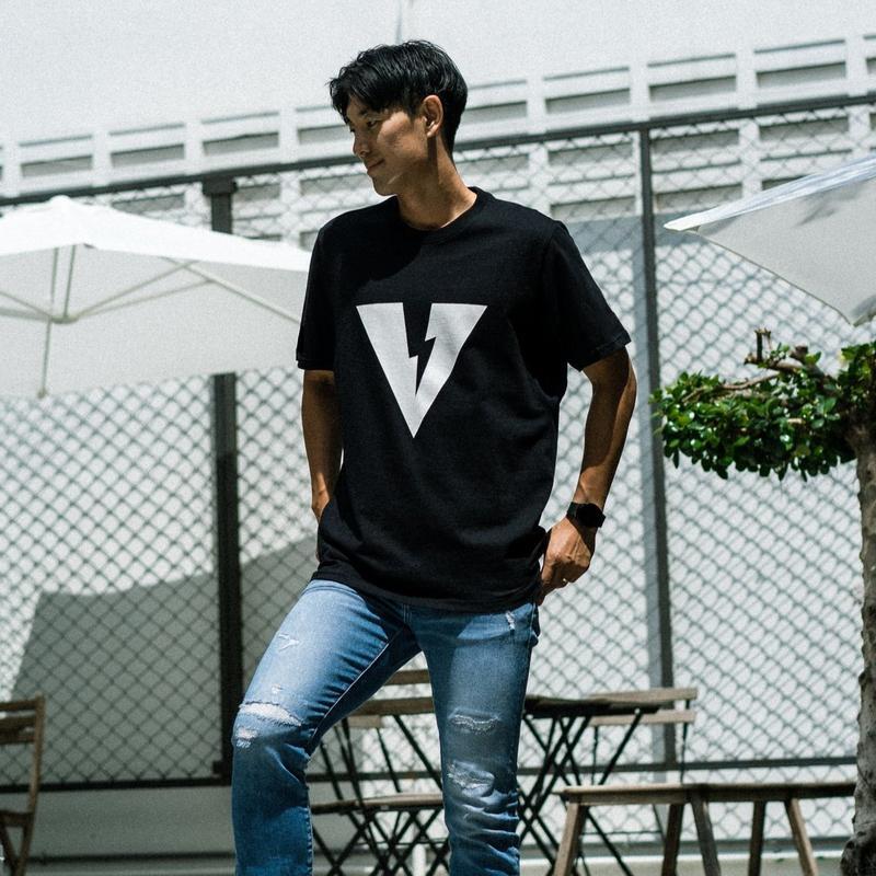 Volt เสื้อ Casual เสื้อยืดผู้ชาย คอกลม ผ้าคอตตอน สีดำ Volt Shirt เสื้อพิมพ์ลาย Tops