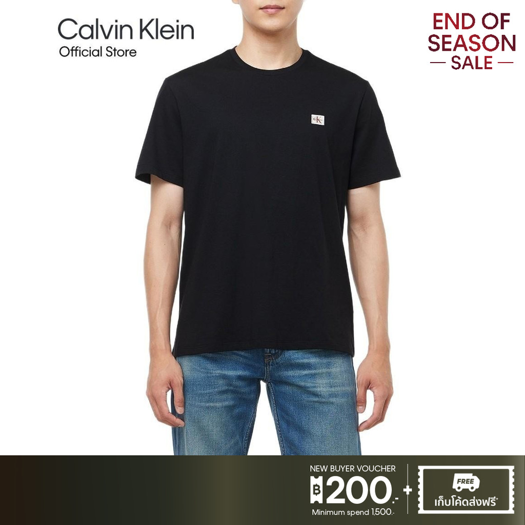 CALVIN KLEIN เสื้อยืดคอกลมแขนสั้นผู้ชาย Monogram Patch ทรง Regular รุ่น 4RC272G UB1-สีดำ