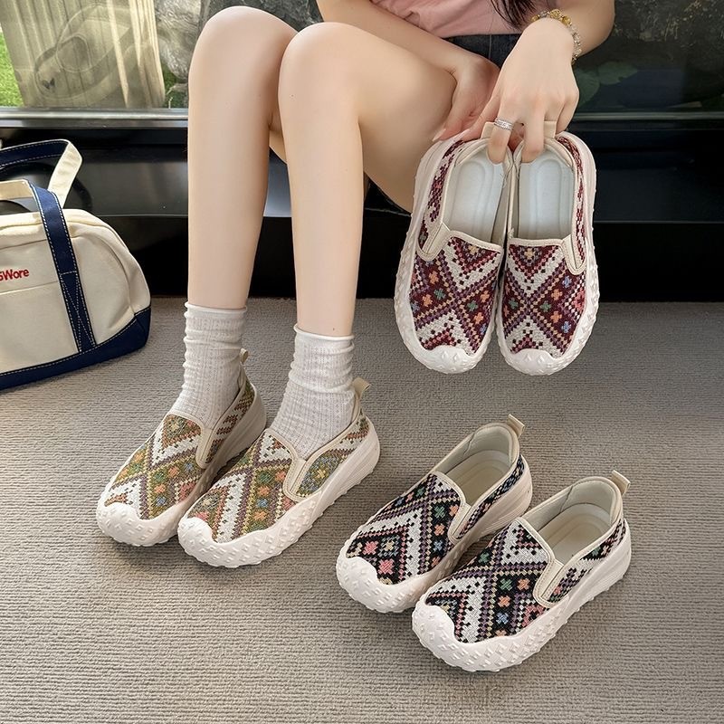 Stepping on Shit Feel Bucket Shoes รองเท้าผ้าใบระบายอากาศ Anti-Slip Walking Shoes Slip-On Maternity 