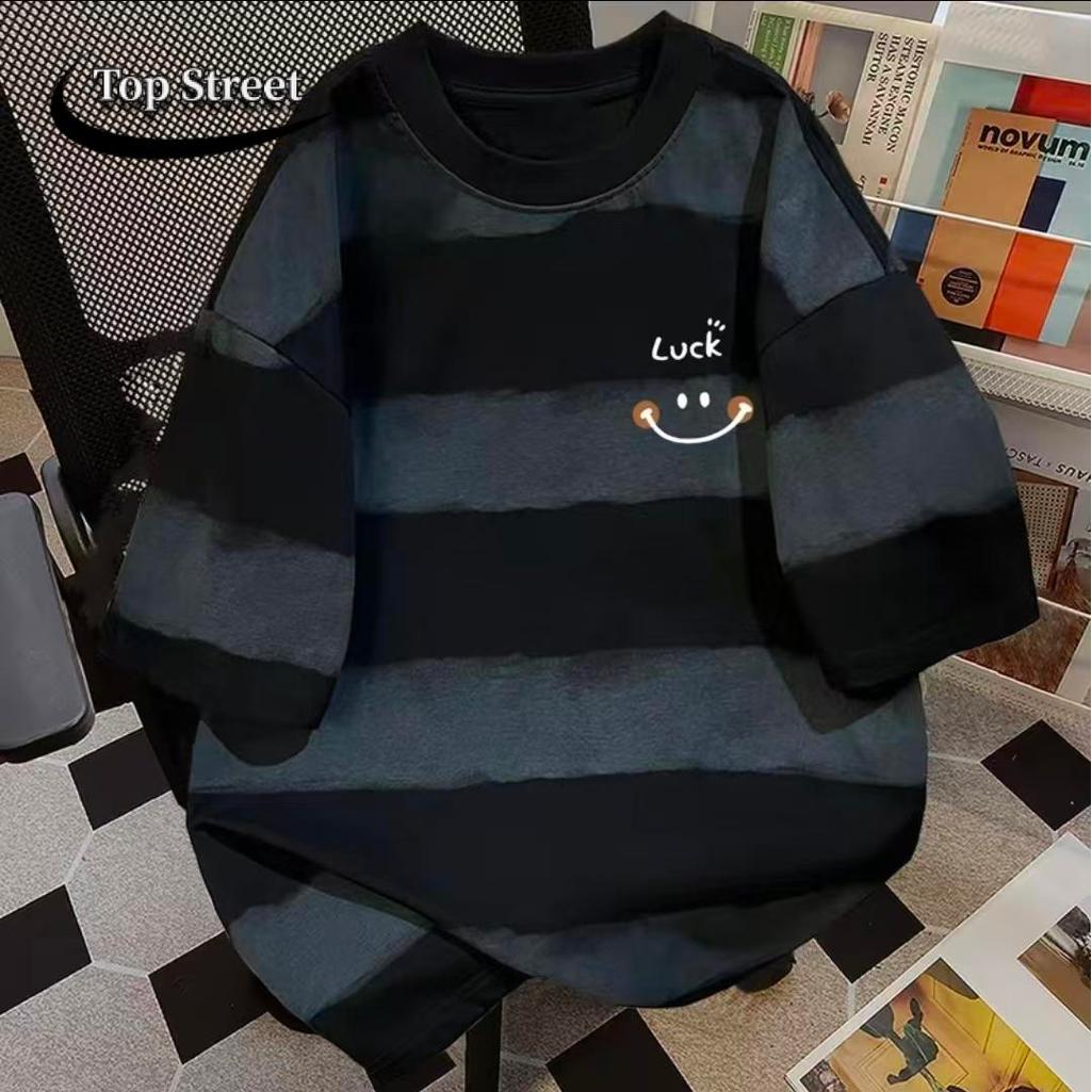 Top.street【ใหม่】 เสื้อเชิ้ตแขนสั้นลายบาติกสไตล์เรโทรอเมริกัน แบบหลวม ยอดนิยม แมทช์ลุคง่าย new 'luck smile' 2026
