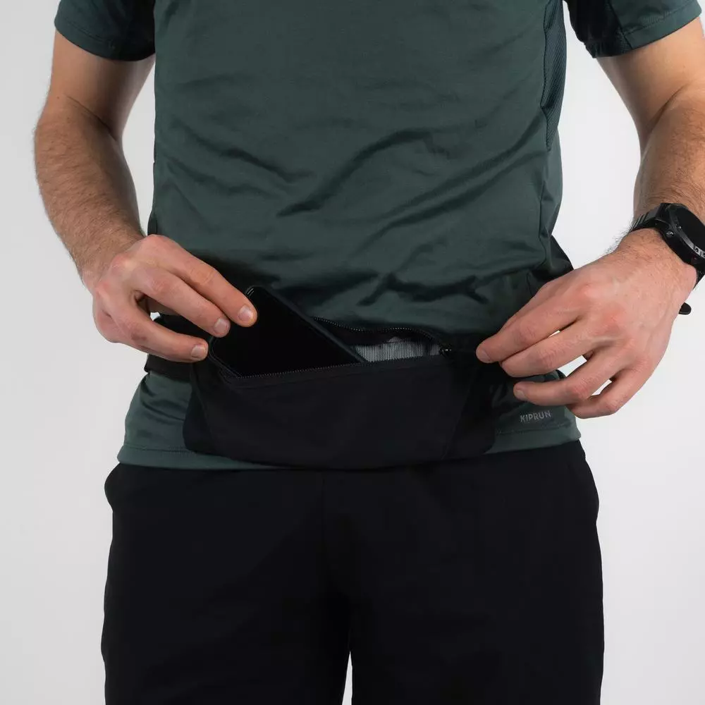 Decathlon Running Belt With 2-Compartment Pockets กระเป๋าคาดเอววิ่ง Kiprun ใส่สมาร์ทโฟนได้ รุ่น Basic 2 - Black thumbnail 4