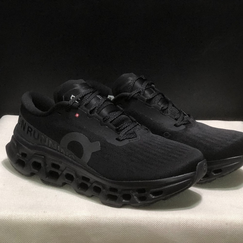 On Running On Cloud monster 3 รองเท้าวิ่งสําหรับผู้ชายและผู้หญิง Unisex ตาข่ายคู่ใหม่ 2026 PIO9 3IX4
