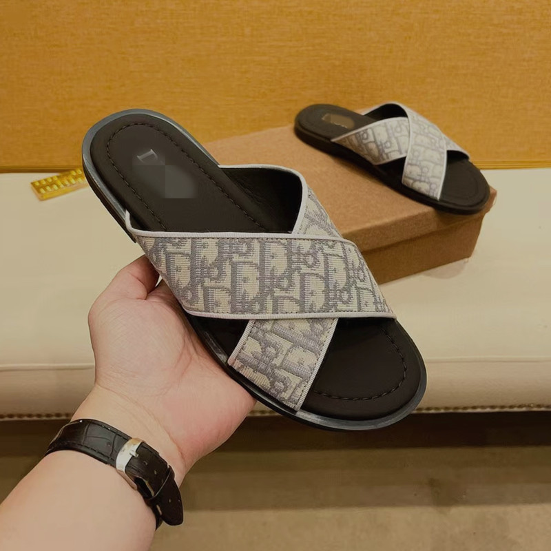 UQ79 Letter Jacquard เย็บปักถักร้อย Cross Strap รองเท้าแตะผู้ชาย 2025 ฤดูร้อน High-End สวมใส่ด้านนอก