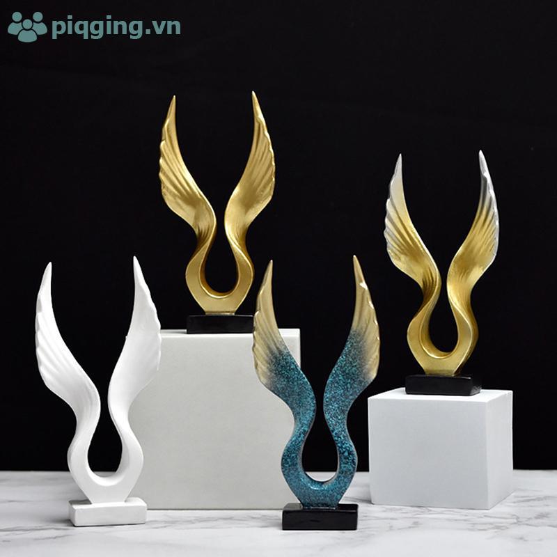Piqging Eagle Angel Wing รูปปั้นเรซิ่นหุ่น Miniature สําหรับตกแต่งบ้านตู้ทีวี VN