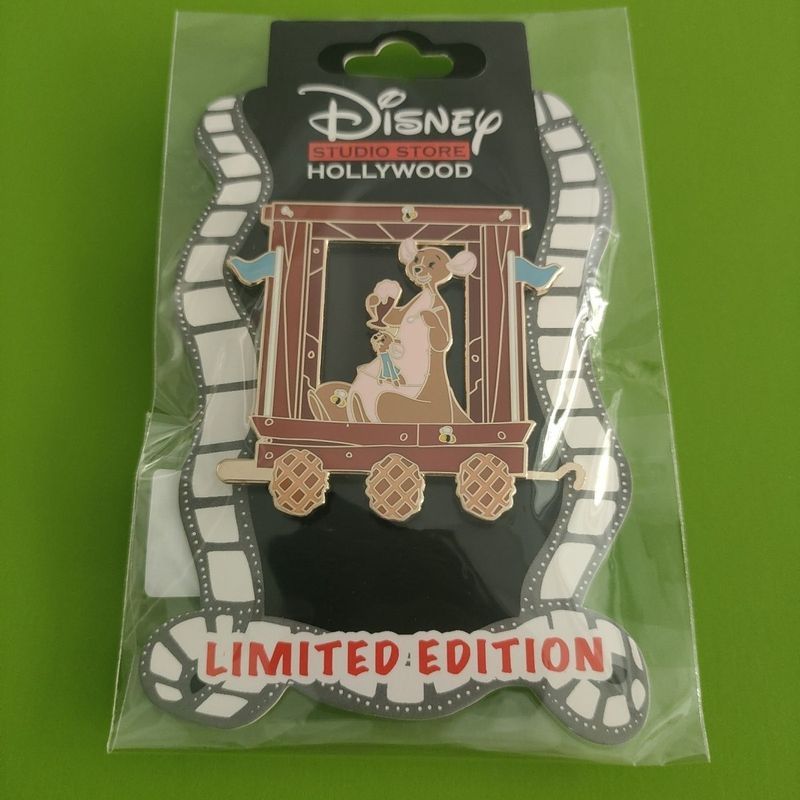  Disney Hollywood Studio Store Limited Edition Kangaroo Badge Uuu9.12