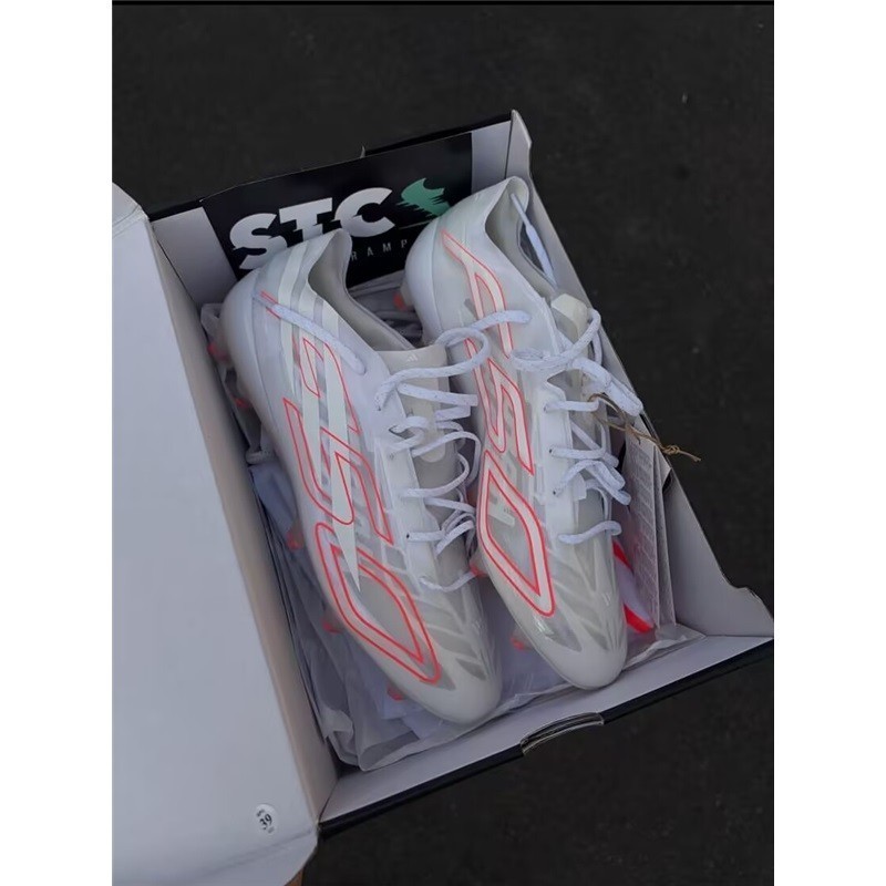 รองเท้าฟุตบอล F50 HYPERFAST ELITE LL FG ผู้ชาย Anti slip และทนต่อการสึกหรอถักรองเท้า Unisex ขนาด 39-