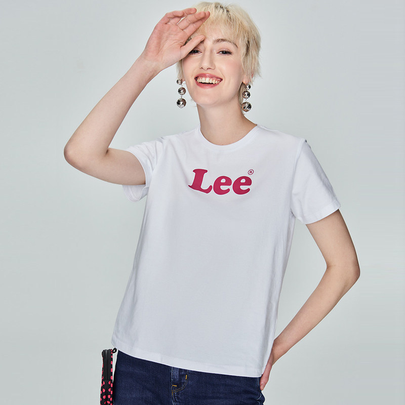 Lee เสื้อยืดแขนสั้นโลโก้คลาสสิกสําหรับผู้ชายและผู้หญิงพิมพ์สีขาวด้านบน LWT0052753RT00F