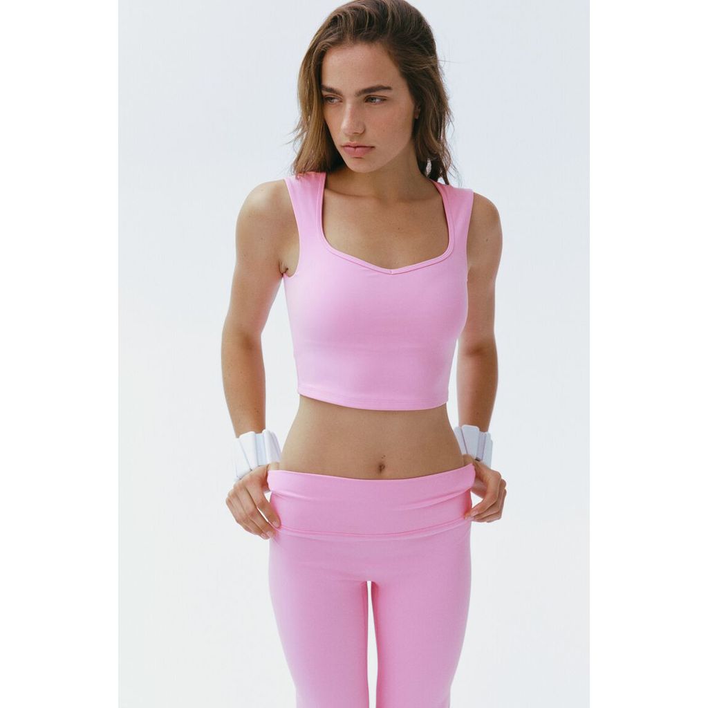 H&M(เอชแอนด์เอ็ม) เสื้อกล้ามสปอร์ตพร้อมเทคโนโลยี SculptMove™ Women Sports vest top with SculptMove™ 1325728_1