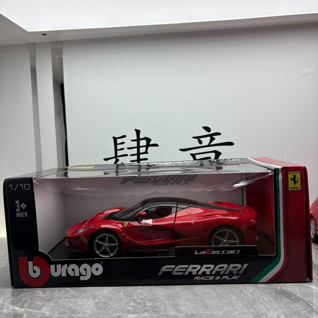 BURAGO 1: 18 Ferrari LaFerrari A