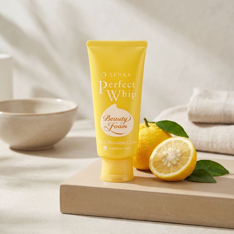 เซนกะโฟมล้างหน้าเพอร์เฟ็ควิปวิตซีพอร์เลสโกลว์ 100กรัม Senka Vit C Poreless Glow 100g [หมายเลขบาร์โค้ด 4550516705464 ]