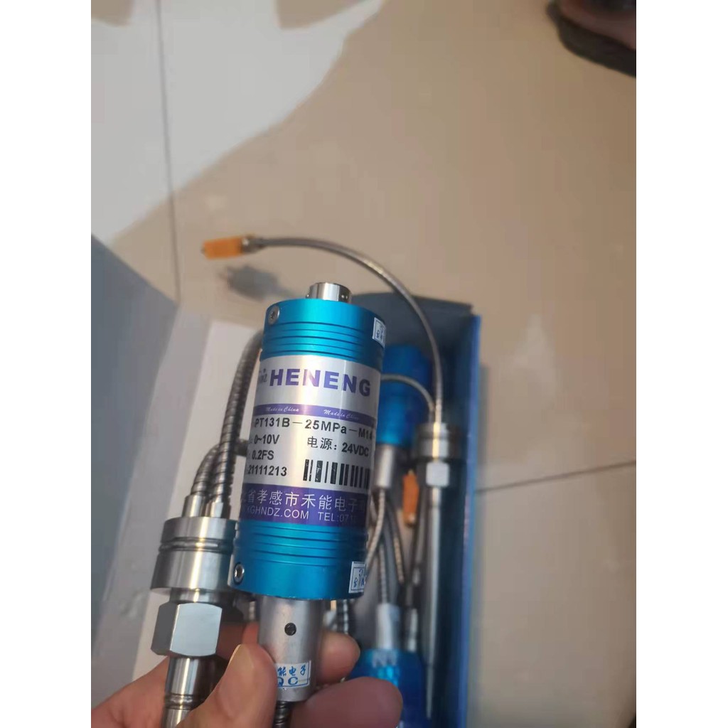 PT131B-25MPa-M14-K (0-10V) He Neng Dual วัดอุณหภูมิสูง Melting Body Pressure Transformer