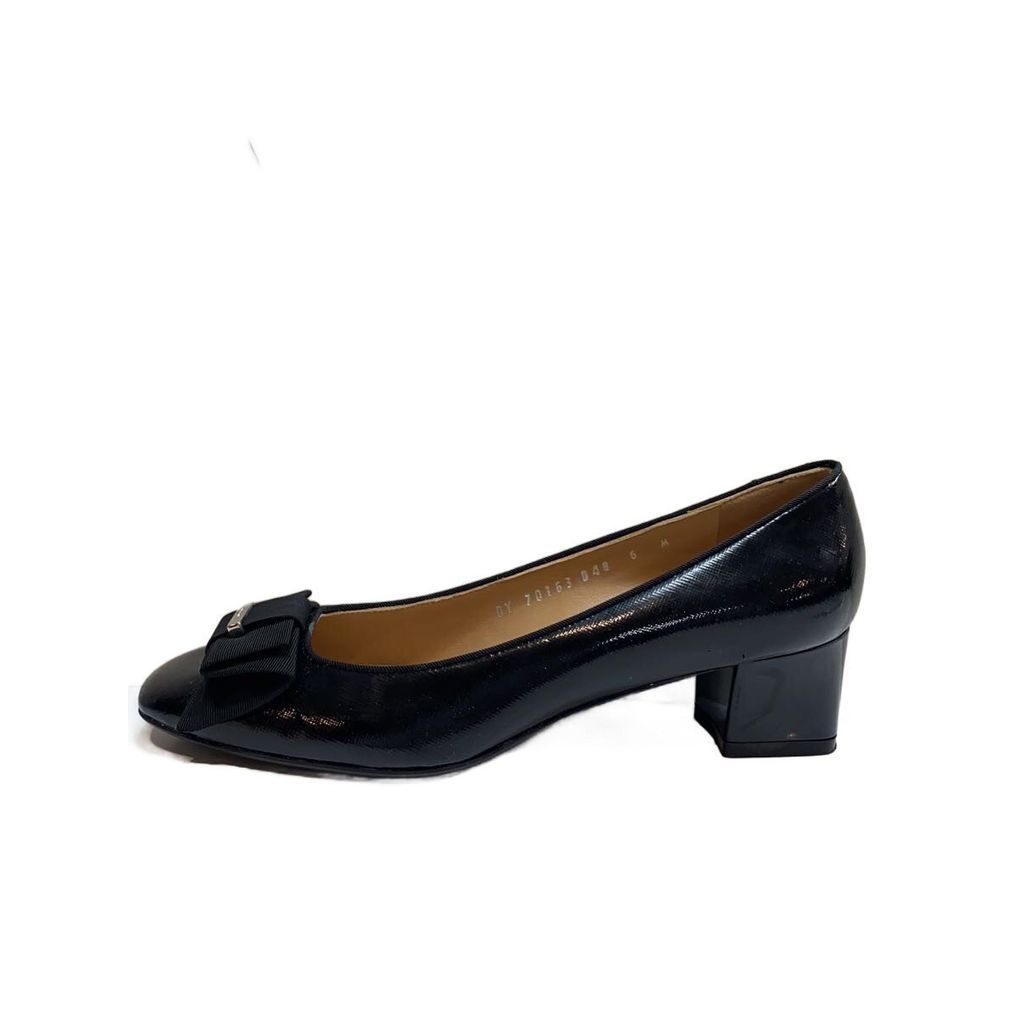 Salvatore Ferragamo Pumps 6M BLK Enamel Direct from Japan Secondhand