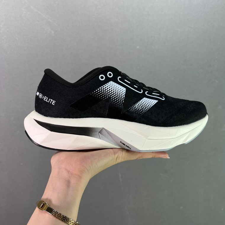 รองเท้าวิ่ง SC Elite V4 หลายสี