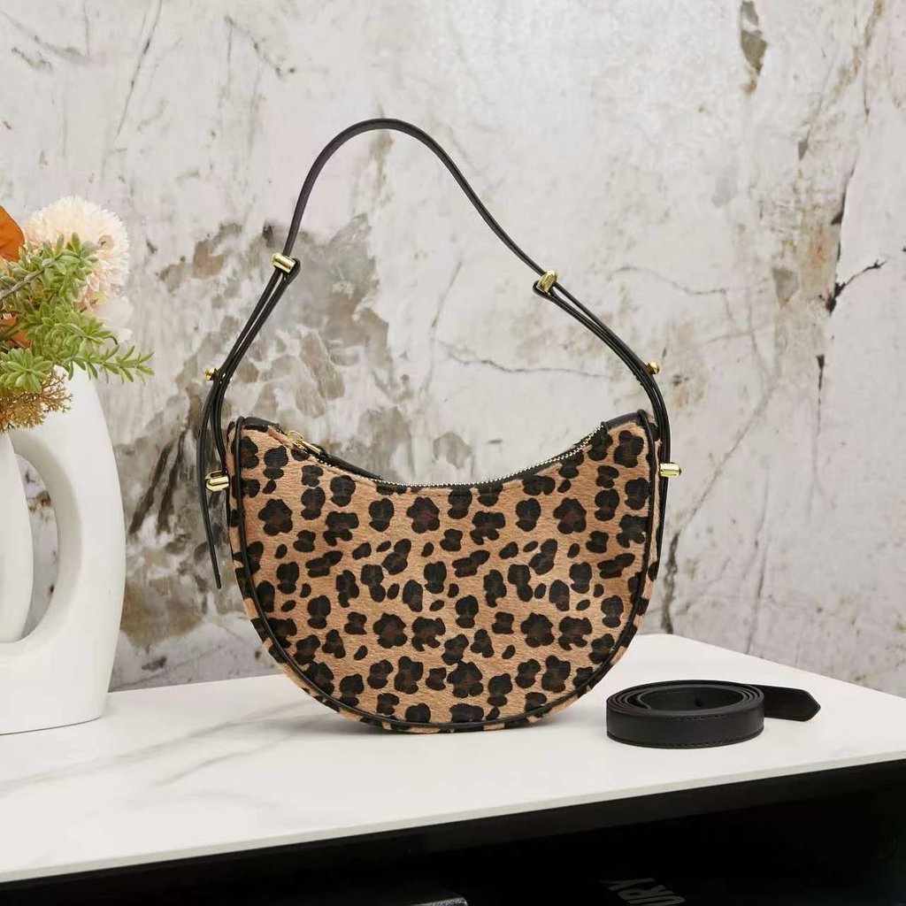 PRADA Arque เคลือบสามเหลี่ยมโลโก้โลหะซิปเปิดปิดพิมพ์หนังใต้วงแขนกระเป๋ากระเป๋าถือกระเป๋าสะพาย