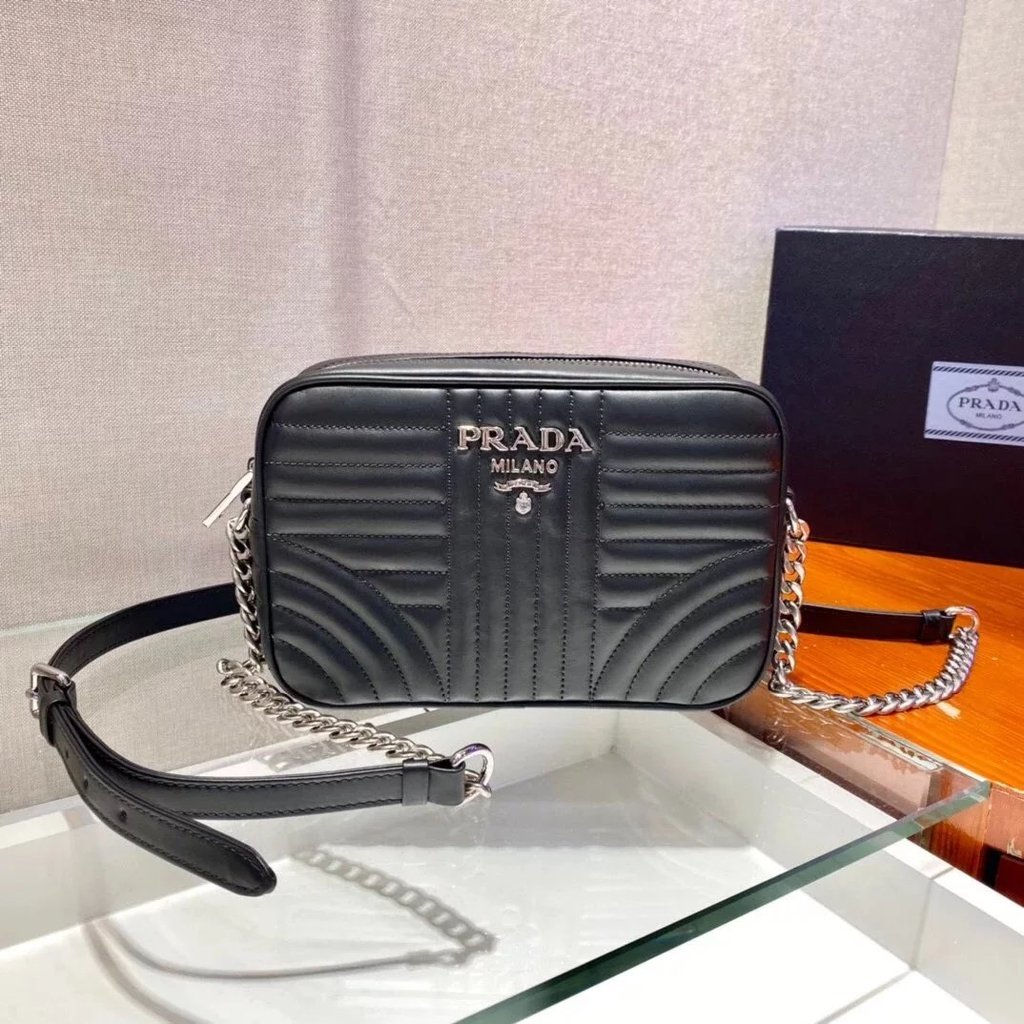 PRADA PRADA กระเป๋าสะพายไหล่ Messenger Bag กระเป๋าผู้หญิง