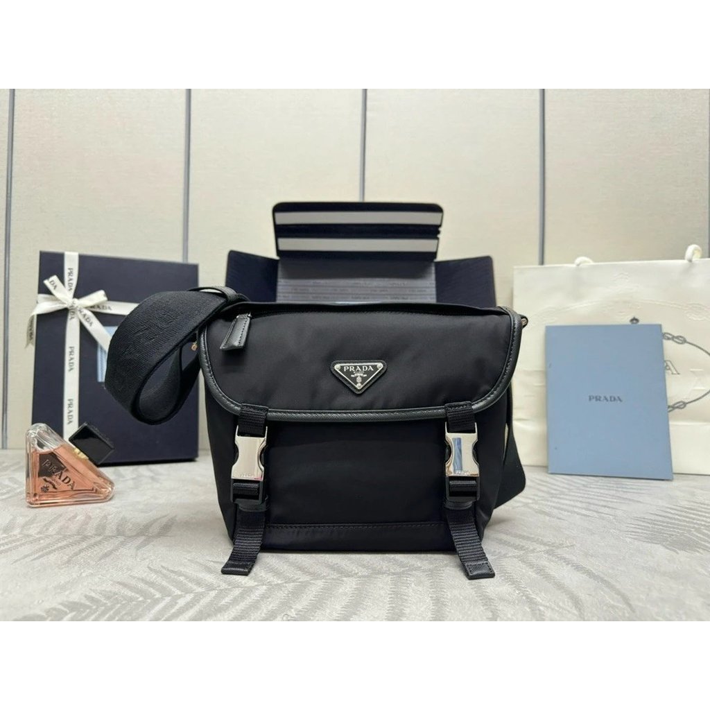 PRADA PRADA Messenger Bag Messenger Bag กระเป๋าผู้ชาย