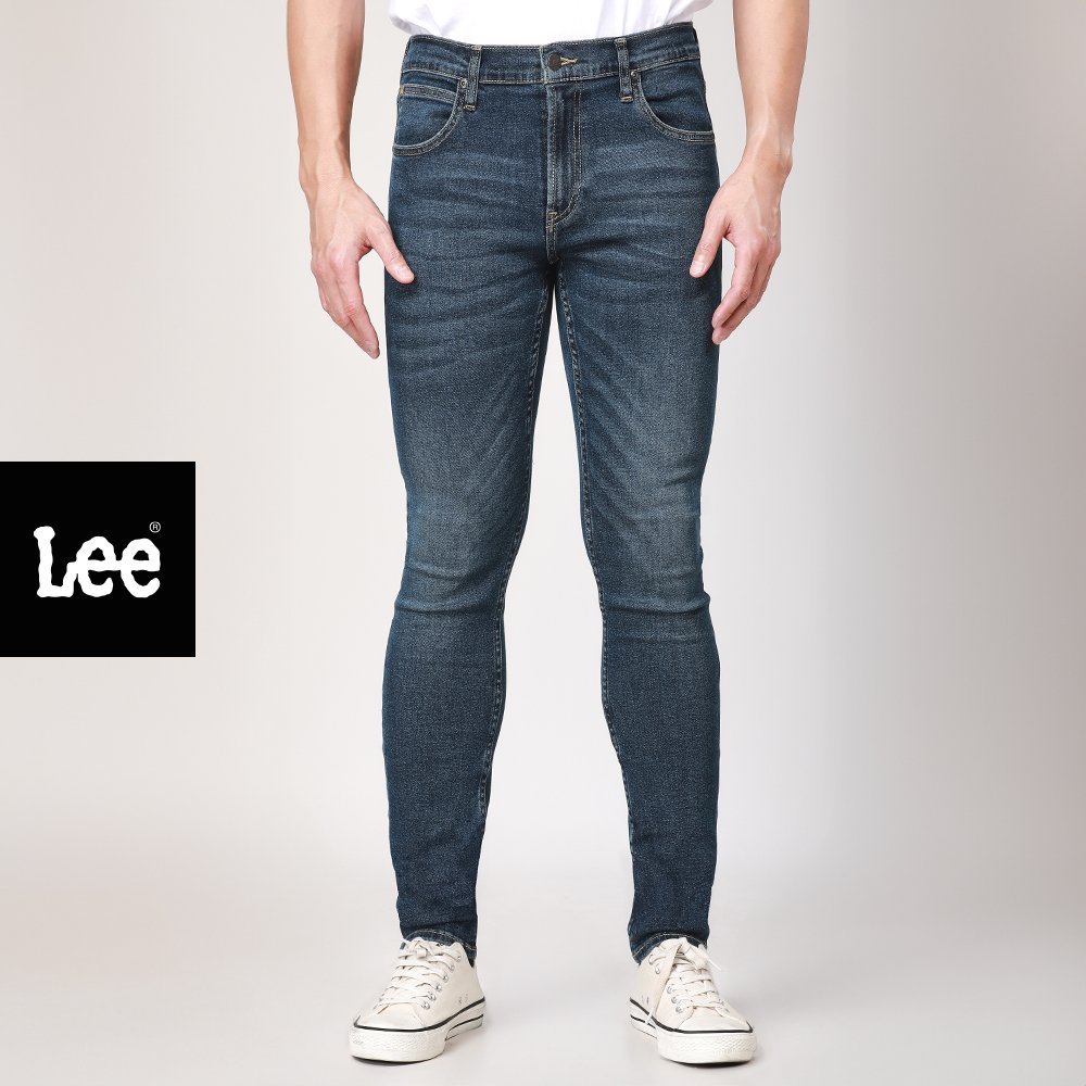 LEE กางเกงยีนส์ผู้ชาย เอวต่ำ ทรงเข้ารูป รุ่น LE FC25MPOWC03 สียีนส์กลาง