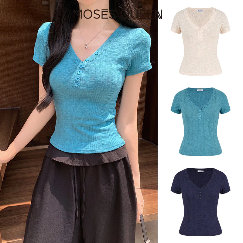 MOSESQUEEN โมเสส ราชินี โดปามีน เสื้อยืดคอวีแขนสั้นผ้าถักสําหรับผู้หญิงในฤดูร้อนรูปแบบใหม่สลิมฟิตทําให้แบน ๆ มีกระดุมดีไซน์อเนกประสงค์และด้านบนมีสไตล #63902