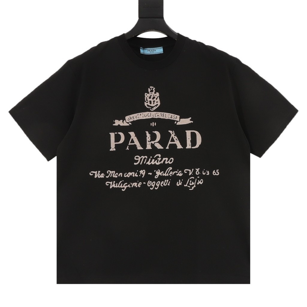 Prada/Prada 2026 คลาสสิกรอบคอแขนสั้นเสื้อยืดผู้ชายผู้หญิงสไตล์ผ้าฝ้าย 100% ที่กําหนดเองอารมณ์ด้านในต