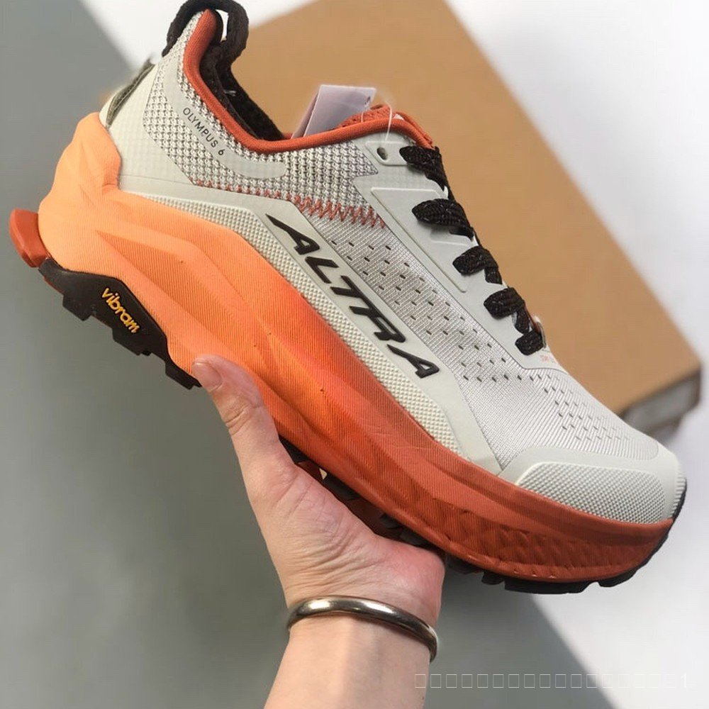 Altra M OLYMPUS 6 รองเท้าผ้าใบเดินป่าสําหรับผู้ชายรองเท้าเทรลกันลื่นพร้อมถุงเท้ากีฬาฟรีโปรโมชั่นมาให