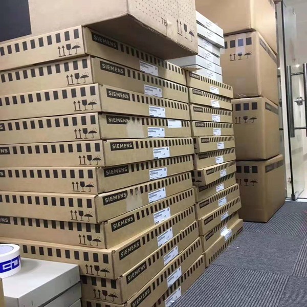 Siemens 6ES7231-4HF32-0XB0 SM1231 โมดูลอินพุตจําลอง 8AI ความละเอียด 13 หลัก