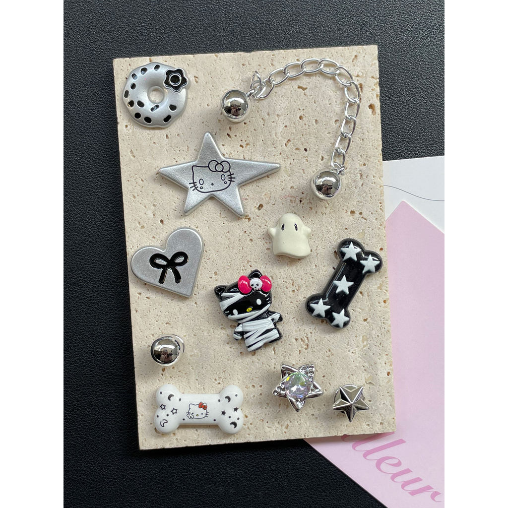 jibbitz croc jibz Original Punk kitty Cat Hole รองเท้าอุปกรณ์เสริม High-End Sense รองเท้าสามมิติดอกไ