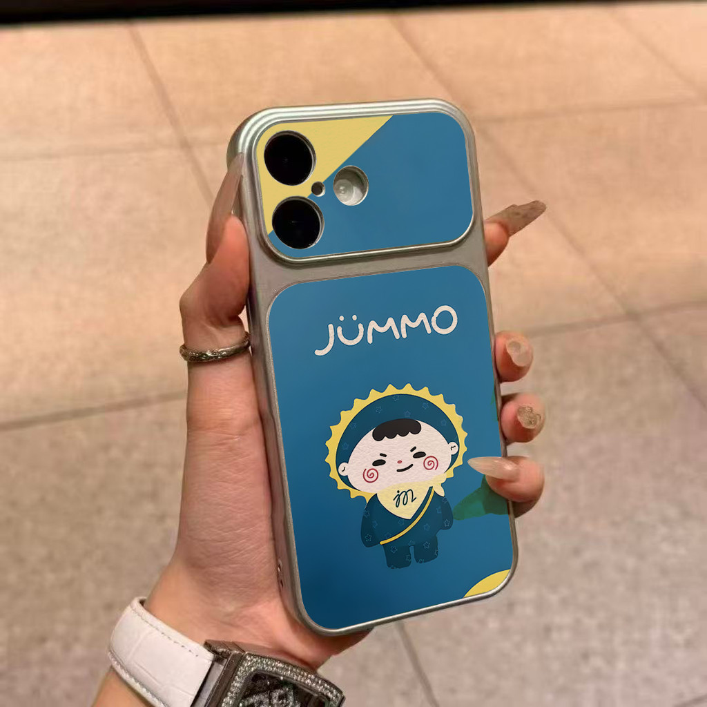 จัดส่งตรงจากโรงงาน เคส iPhone ลายเด็กน้อย JUMMO ชุดสีน้ำเงินน่ารัก กันกระแทก ขอบโอบเครื่อง สำหรับ iPhone17/16/15/14/13