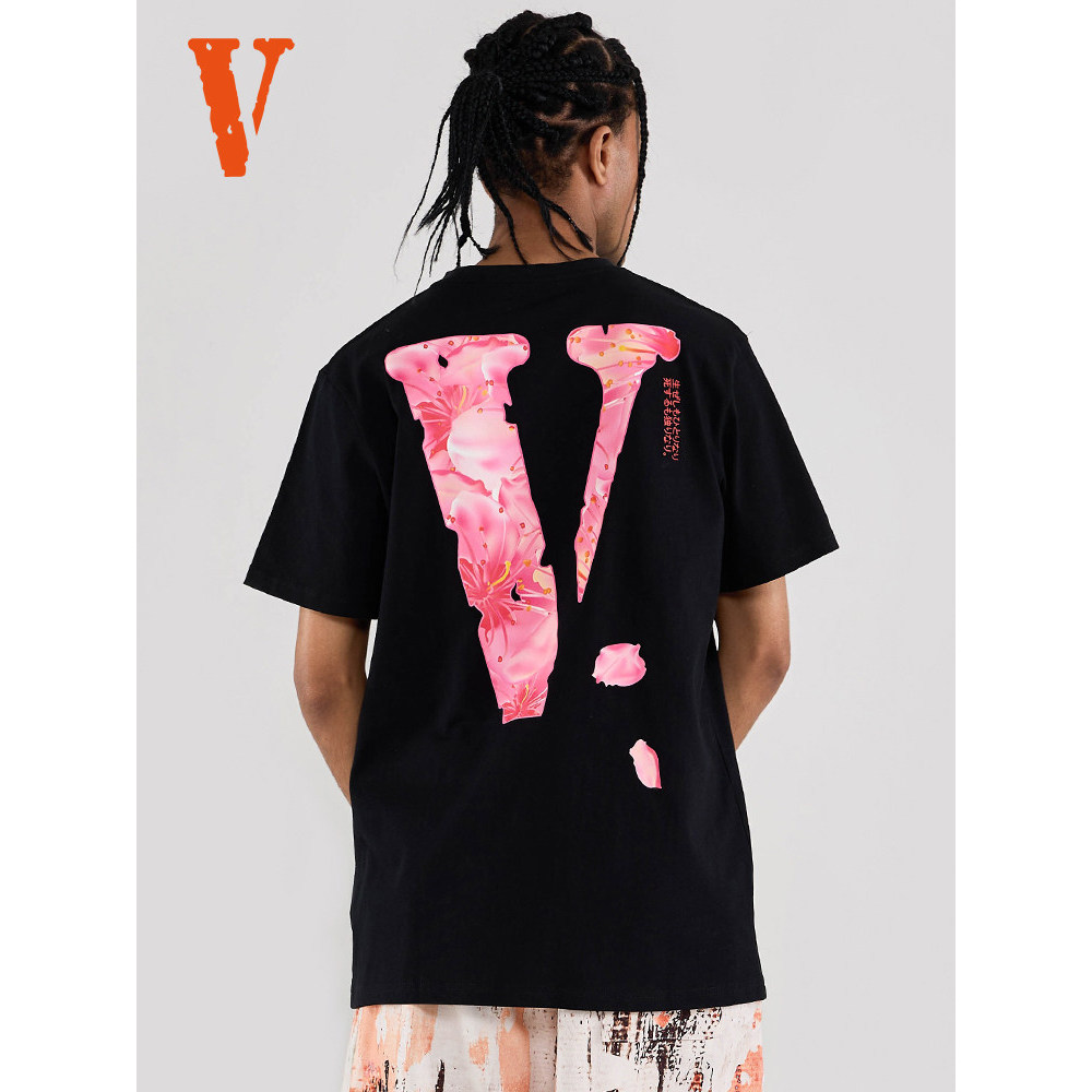 VLONE Sakura Big V Sakura พิมพ์แฟชั่นแขนสั้นผู้ชายและผู้หญิง Street Trend ลูกเรือคออายุลดเสื้อยืด 08